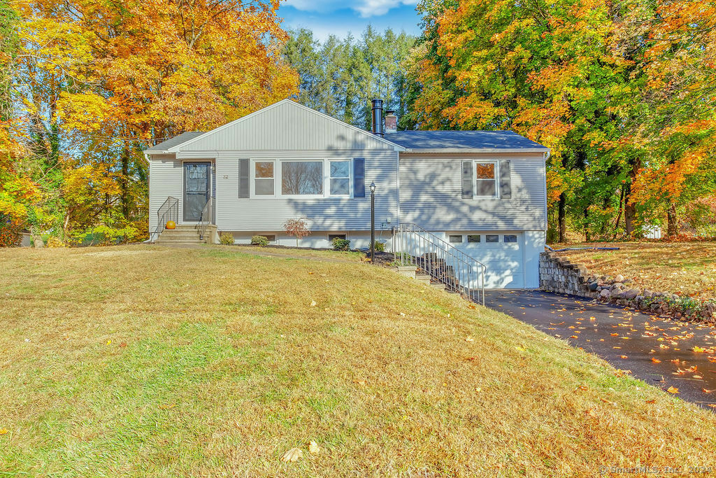 32 Rockview Drive  Cheshire CT 06410 photo