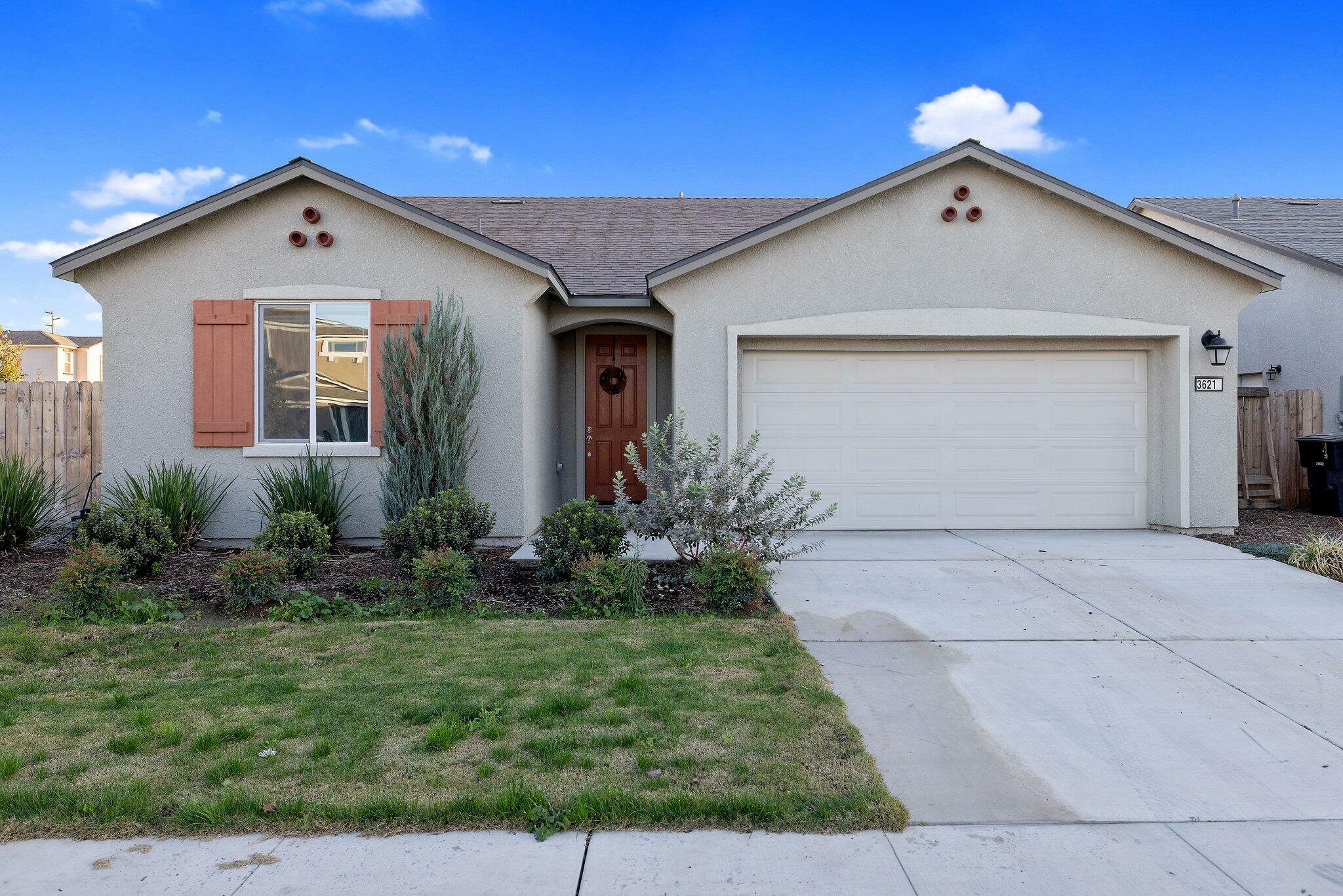 3621 E Laura Avenue  Visalia CA 93292 photo