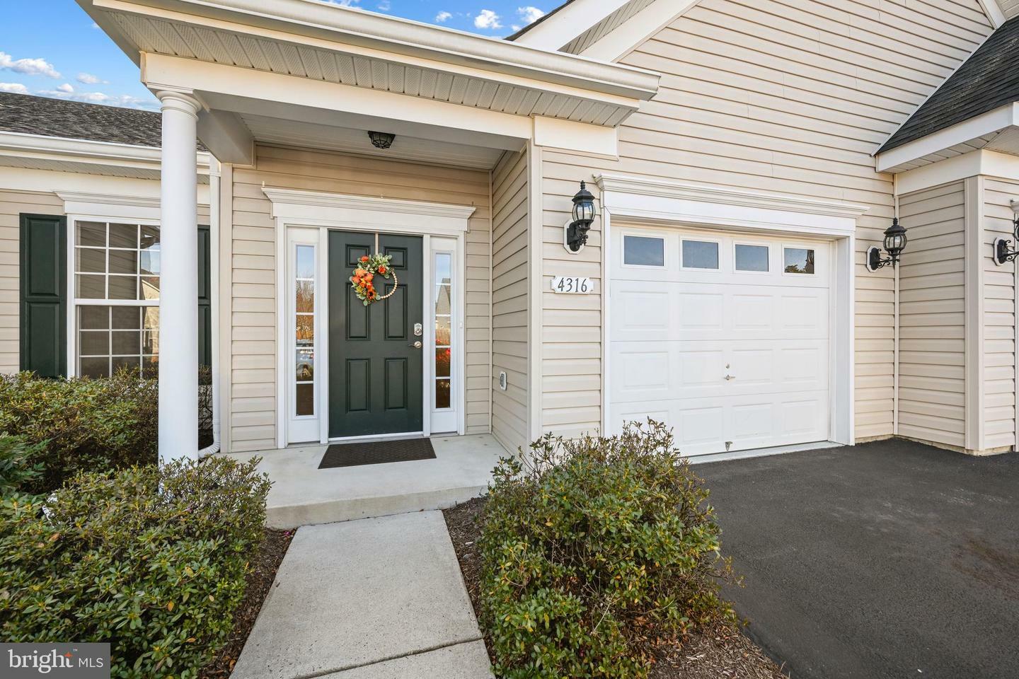 Property Photo: 4316 Turriff Lane VA 22408