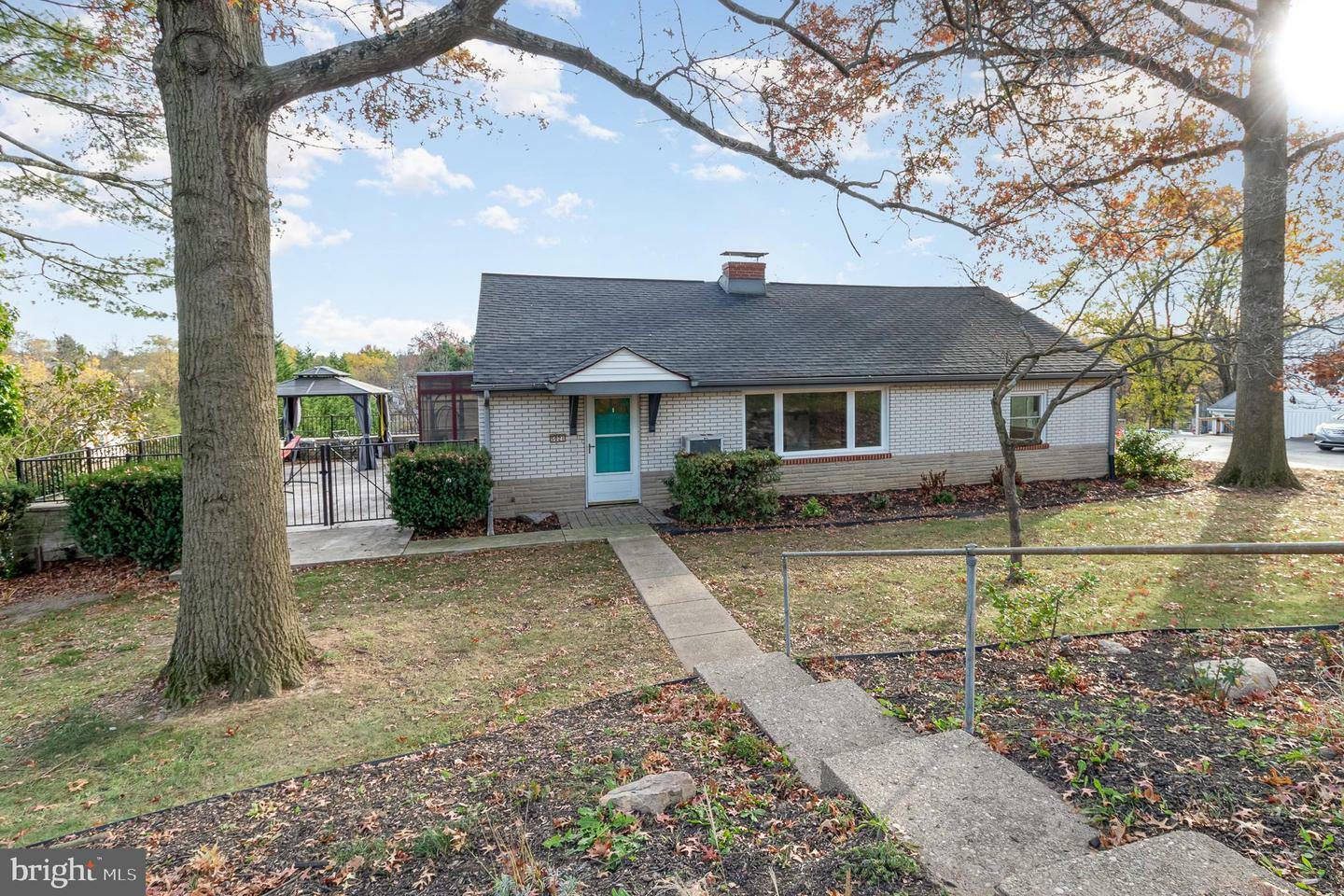 Property Photo:  5021 Earl Drive  PA 17112 