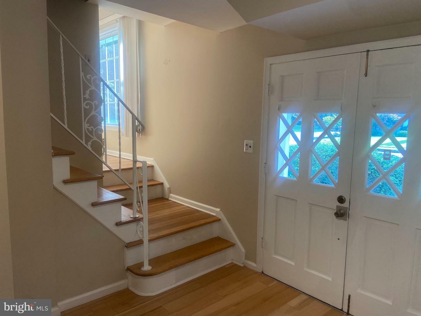 Property Photo:  10 Stonelea Drive  NJ 08550 