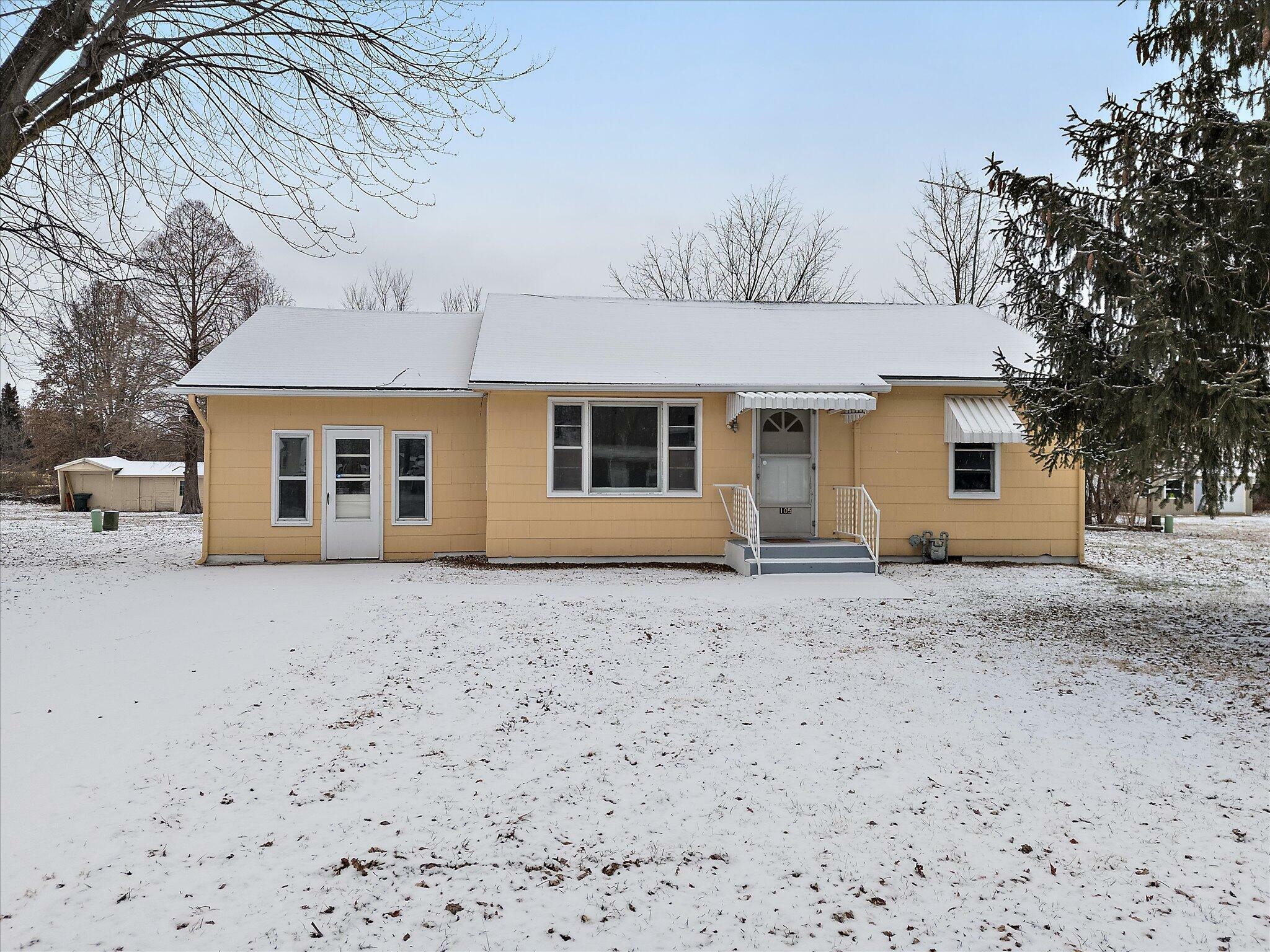 Property Photo:  105 Glover St  MO 65251 