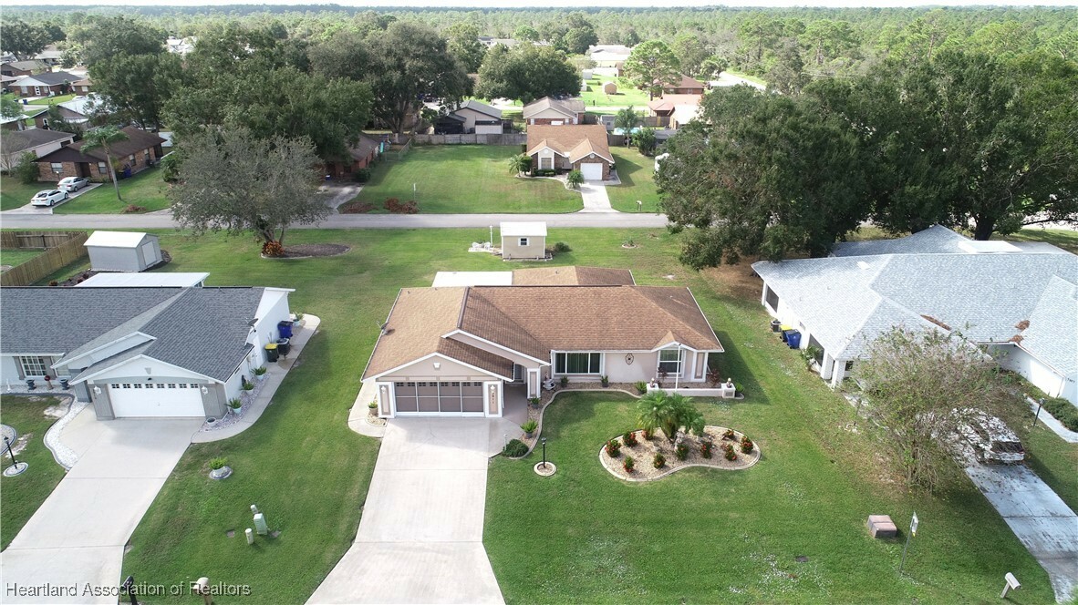 Property Photo: 3911 Loquat Road FL 33875