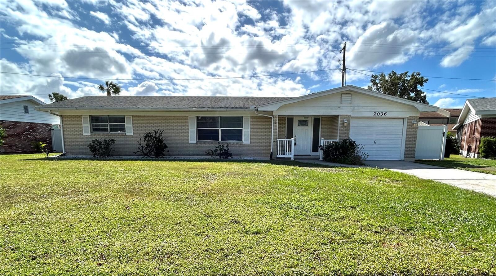 Property Photo:  2036 Leisure Drive  FL 33881