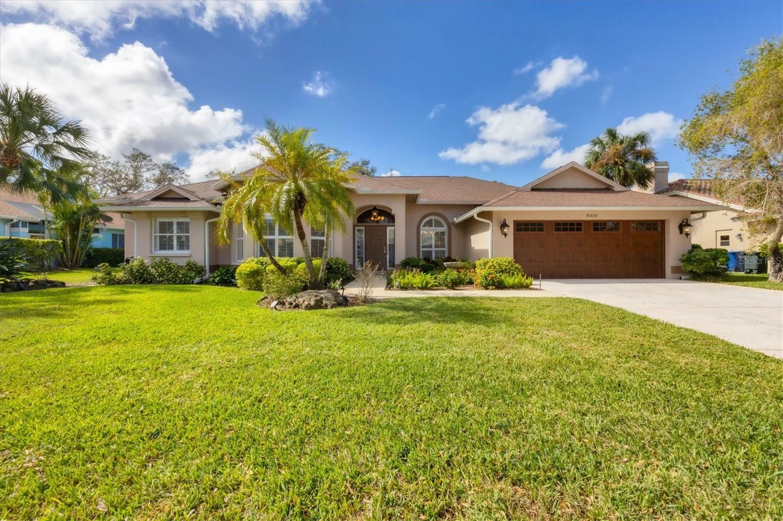 Property Photo:  8350 Cypress Hollow Drive  FL 34238 