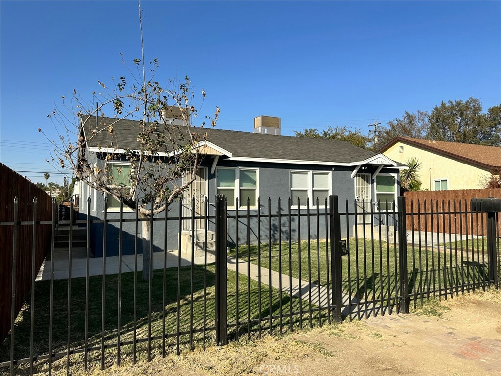 Property Photo:  3134 Monterey Street  CA 93306 