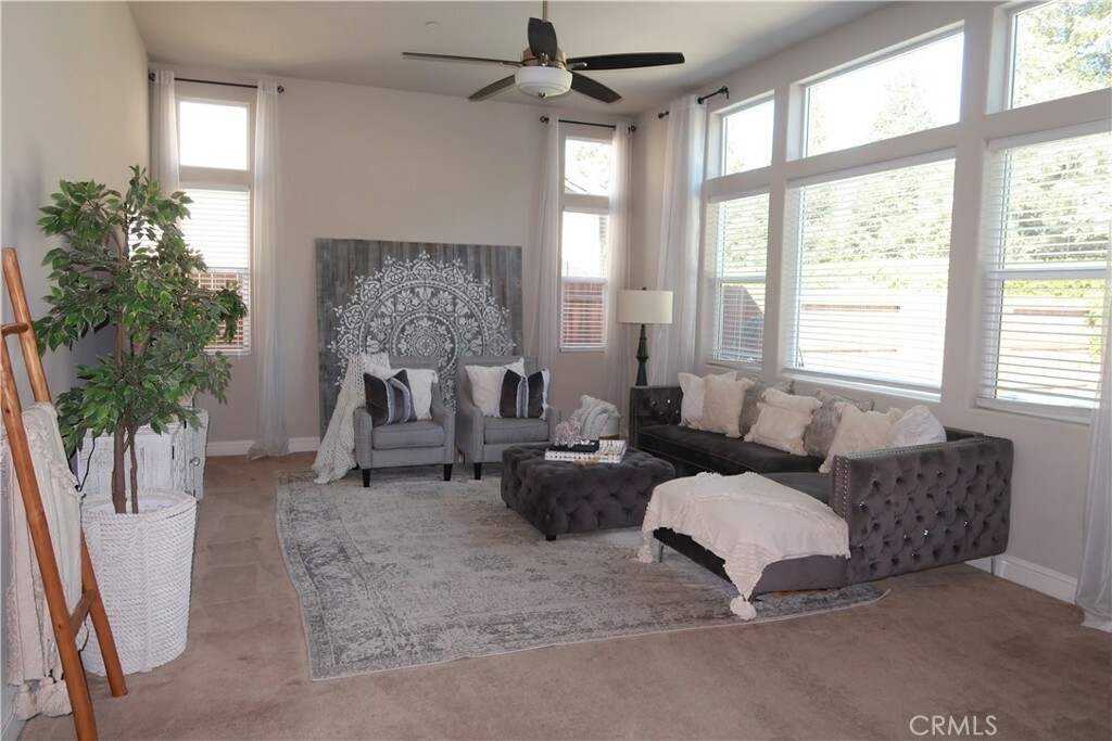 Property Photo:  1700 N Mae Carden Street  CA 93291 