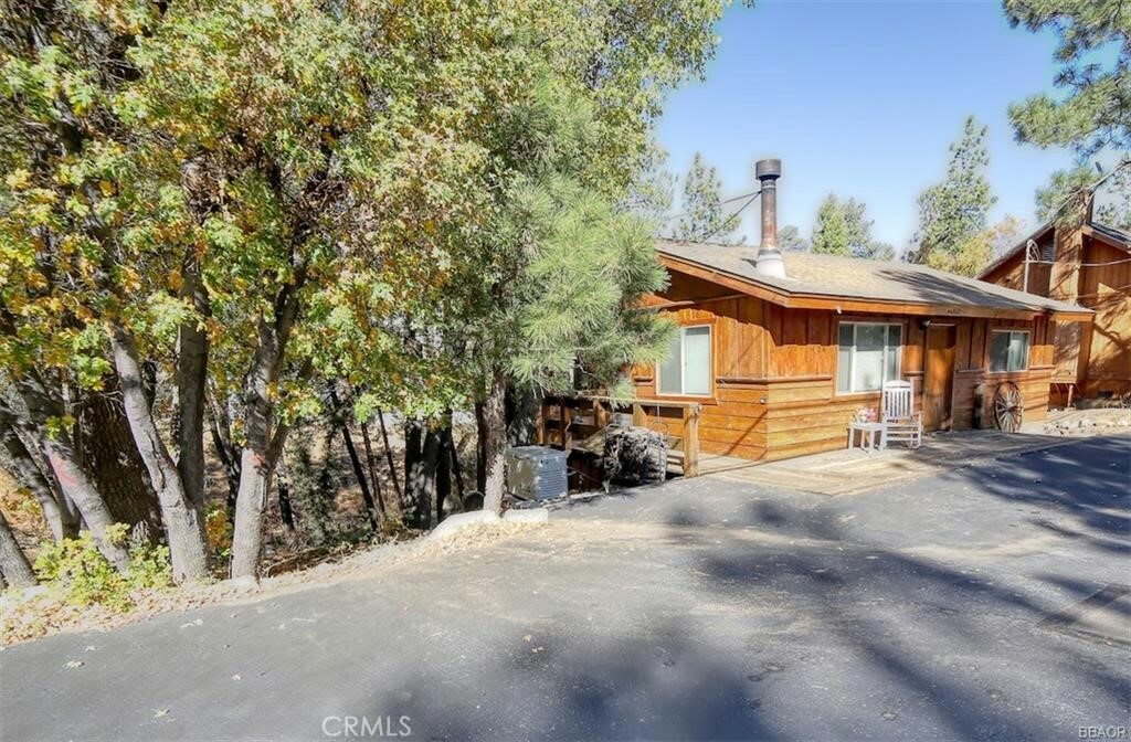 Property Photo: 44862 Barton Lane CA 92386
