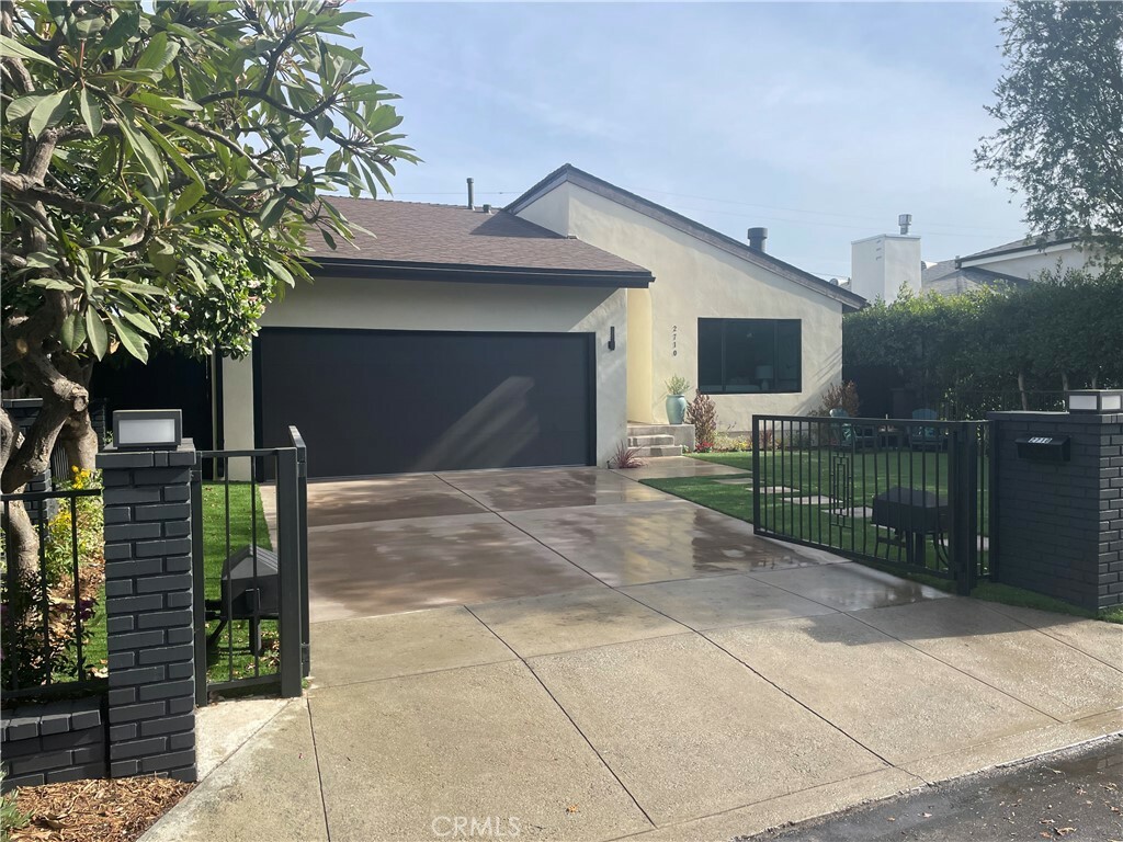 Property Photo:  2710 Granville Avenue  CA 90064 