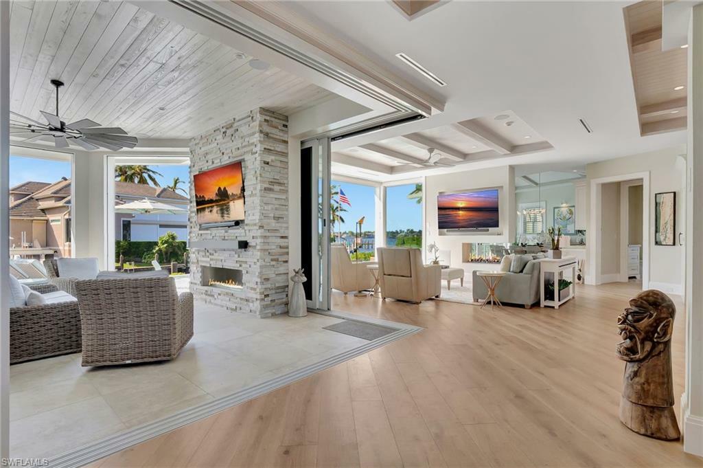 Property Photo:  1314 Marlin Dr  FL 34102 