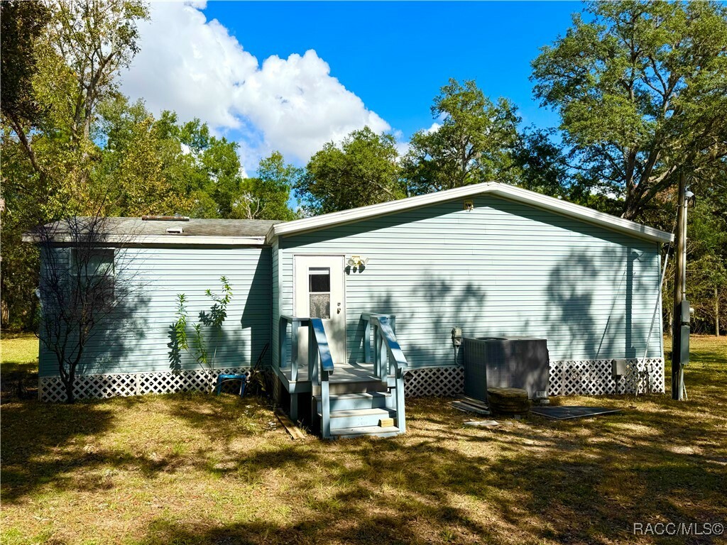 Property Photo:  2735 E Buck Court  FL 34452 