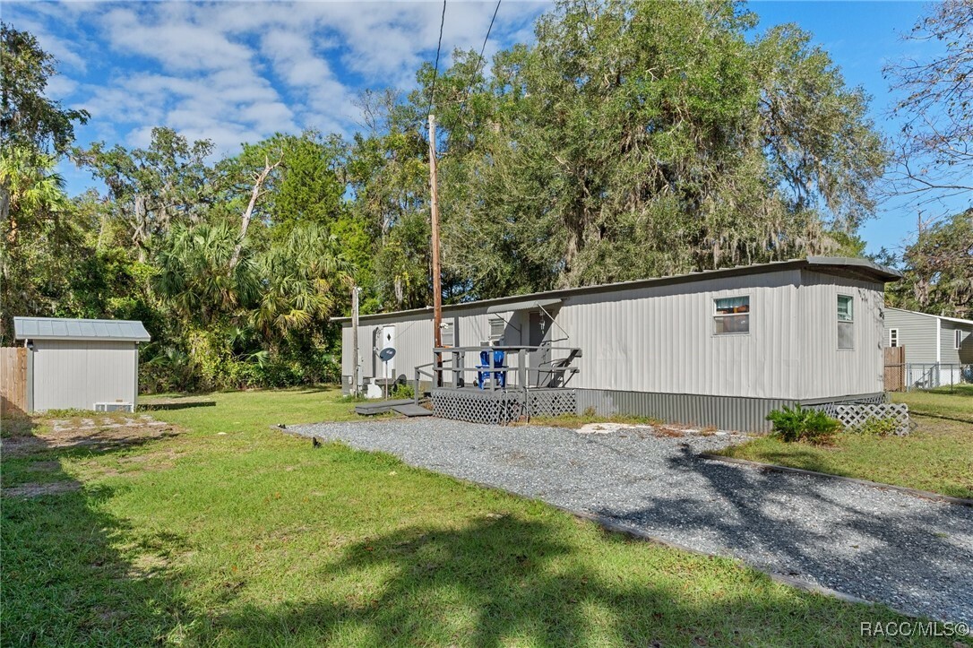 Property Photo:  22 Pine Street  FL 34449 