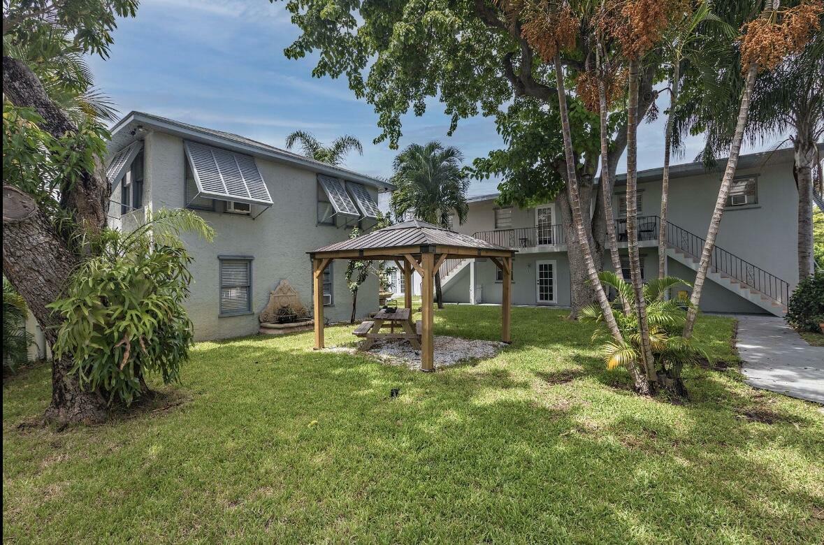 Property Photo:  4205 N Flagler Drive 5  FL 33407 