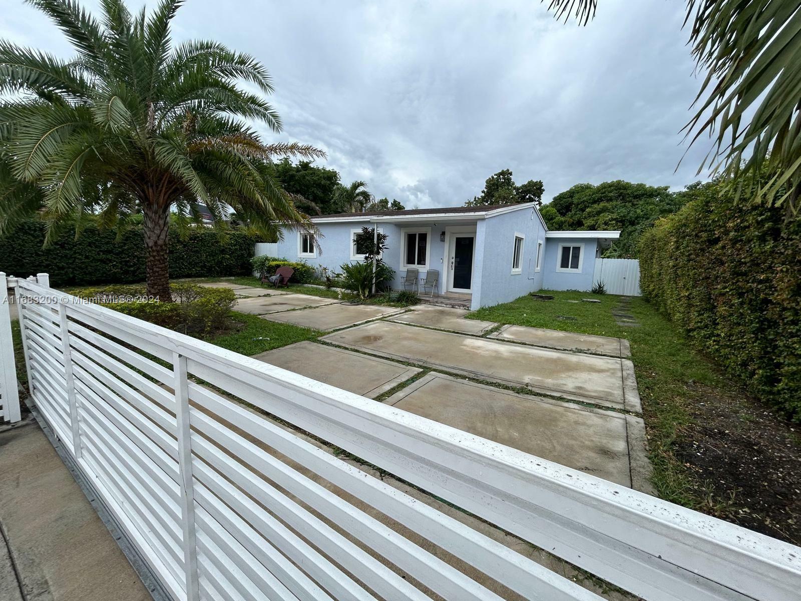 Property Photo:  15800 NE 14 Ct  FL 33162 