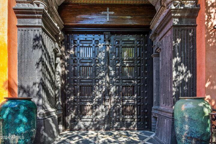 Property Photo:  8100 N 68th Street  AZ 85253 