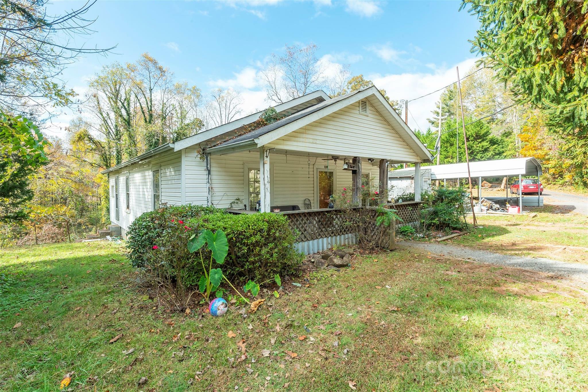 Property Photo:  139 Hickory Street  NC 28139 