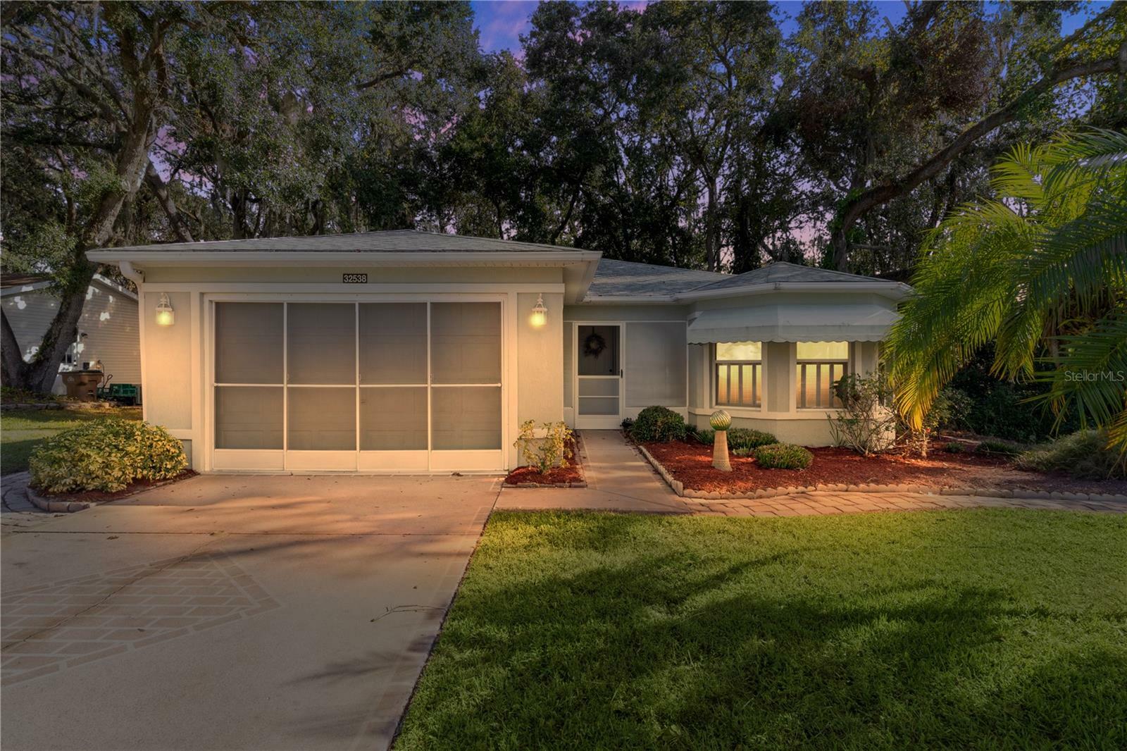 32538 Oak Park Drive  Leesburg FL 34748 photo