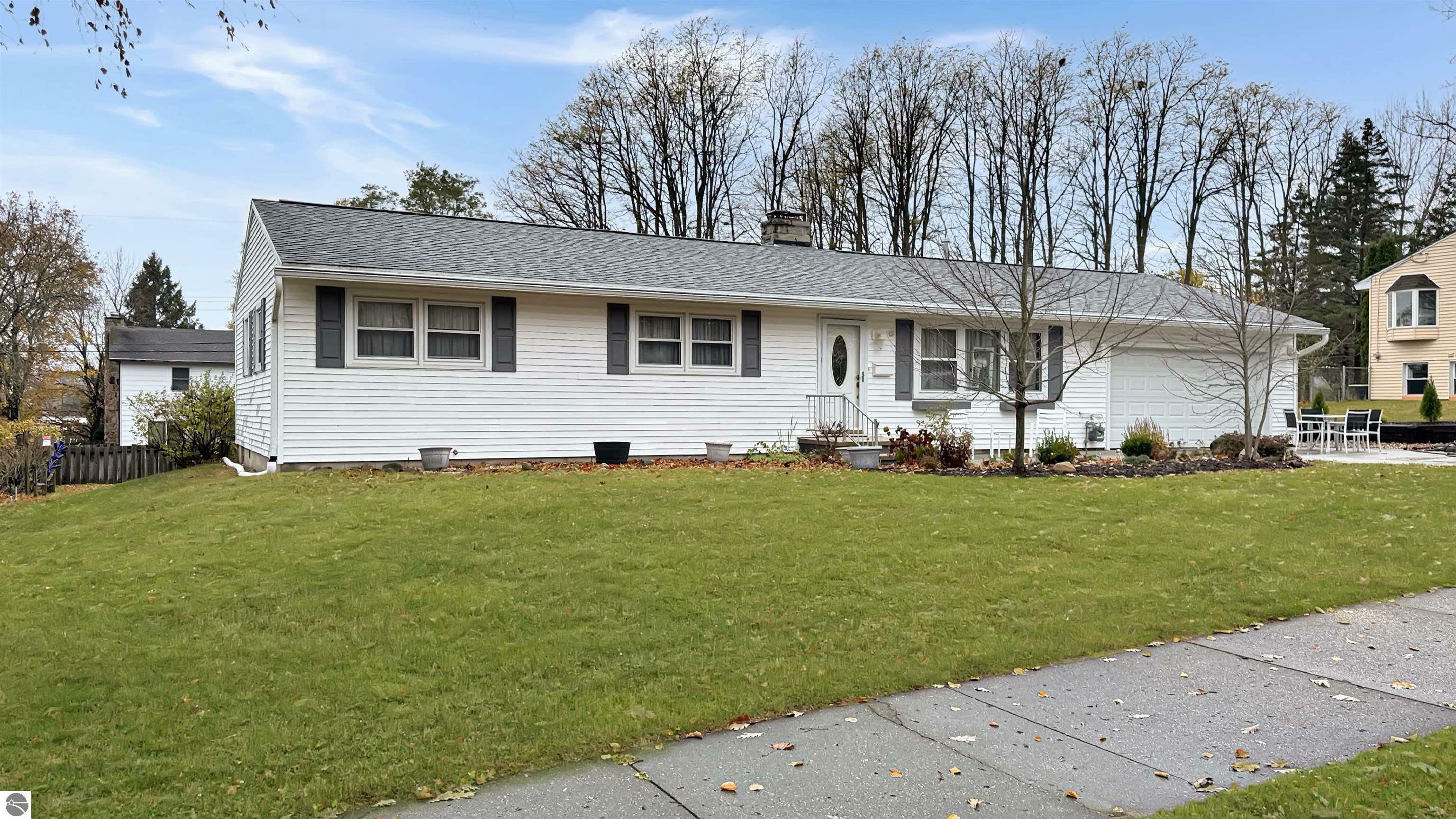 Property Photo:  416 Crestview Place  MI 49601 