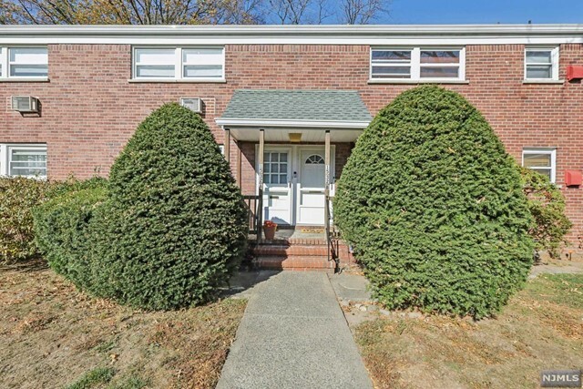 Property Photo:  15-32A North Plaza Road A  NJ 07410 