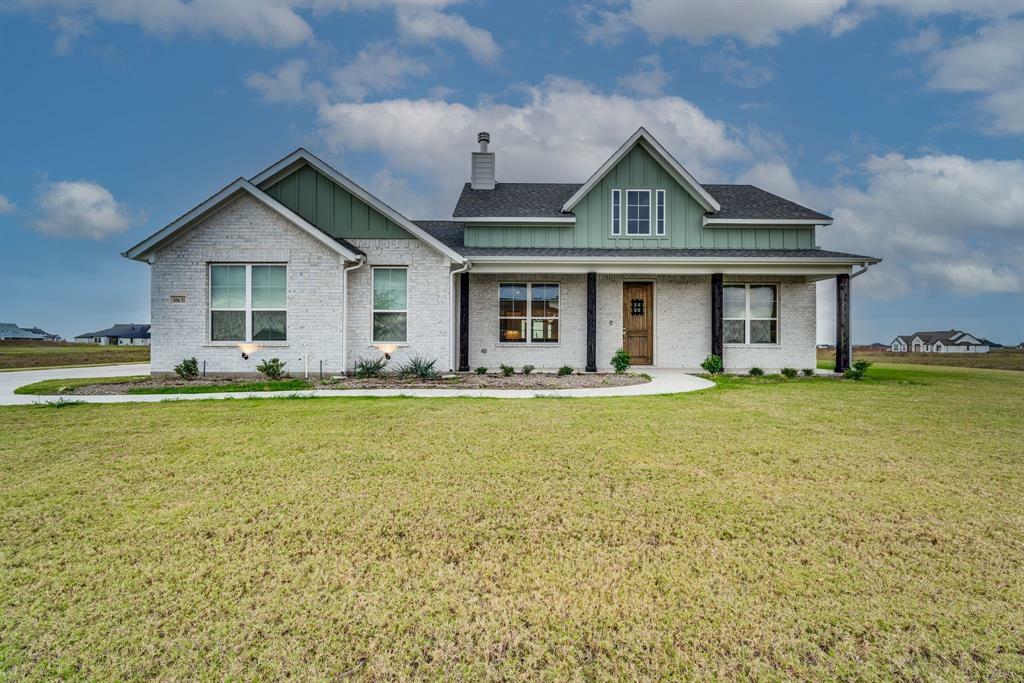 Property Photo:  10631 Rye Bread Lane  TX 76084 