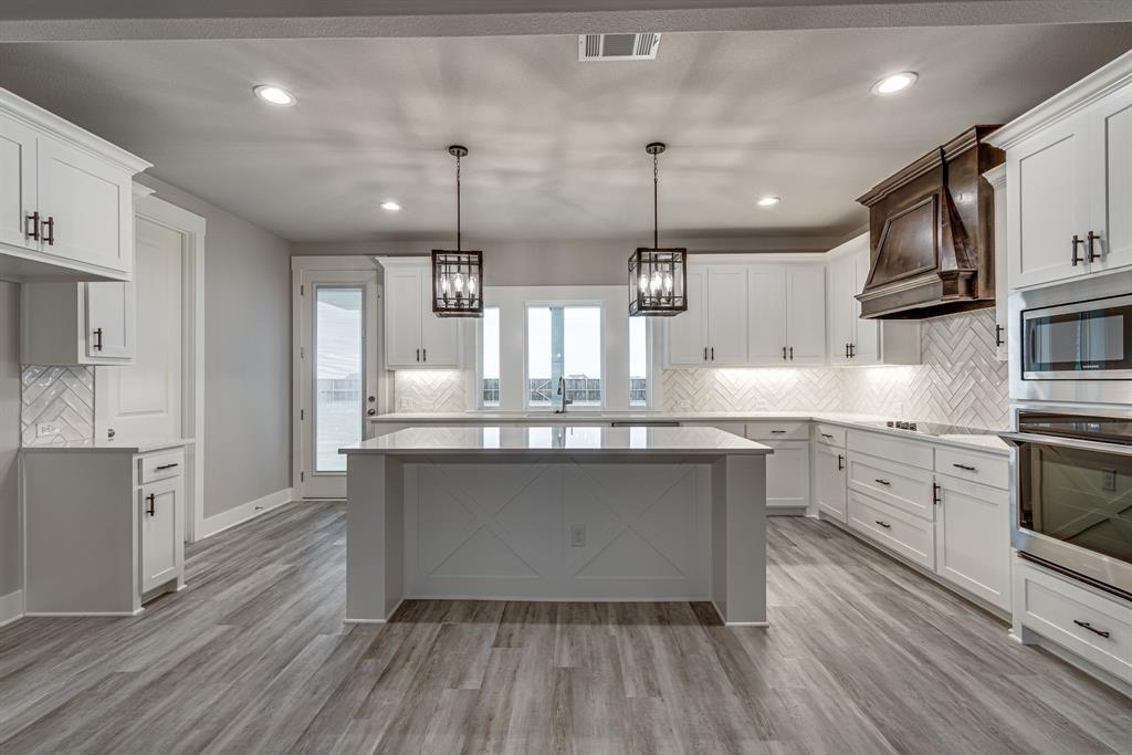 Property Photo:  10631 Rye Bread Lane  TX 76084 