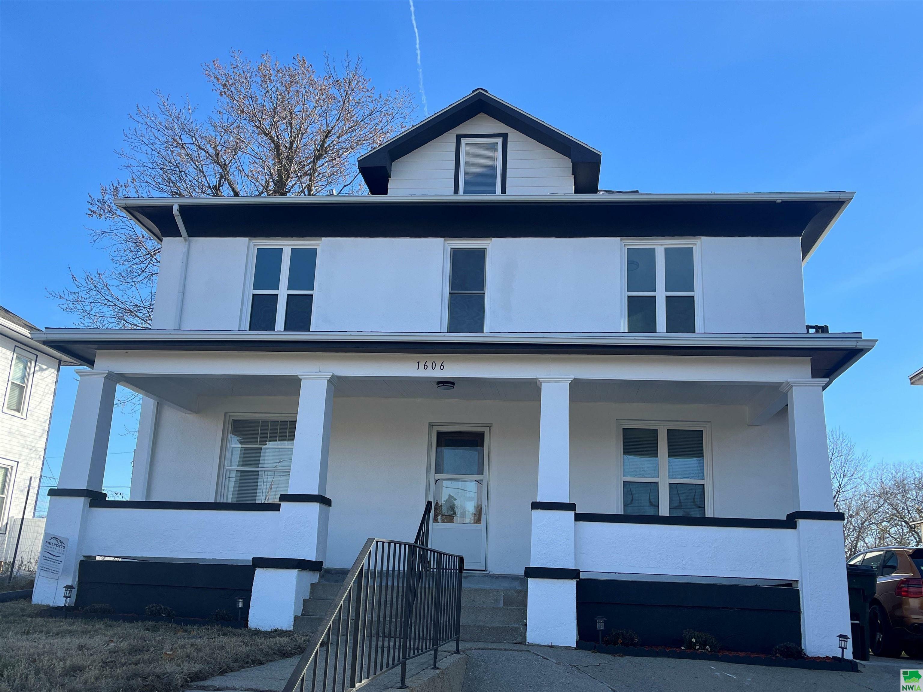 Property Photo: 1606 Rebecca Street IA 51103