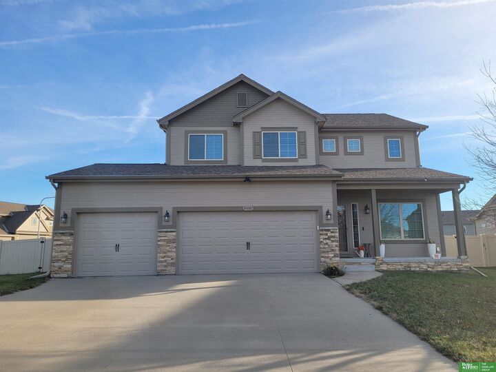 18801 Blackwalnut Street  Omaha NE 68136 photo