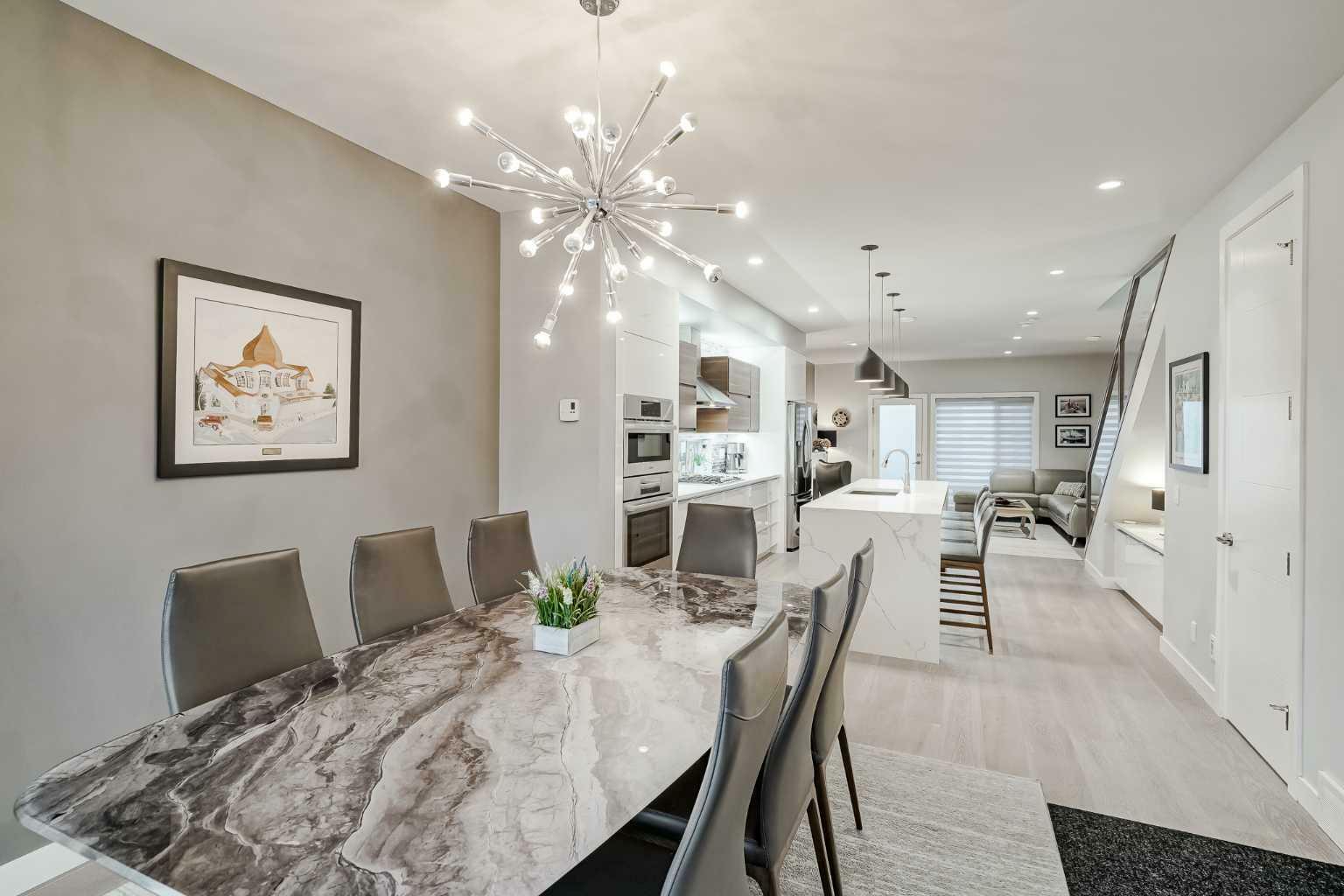 Property Photo:  2605 15 Street SW 2  AB T2T 3Z8 