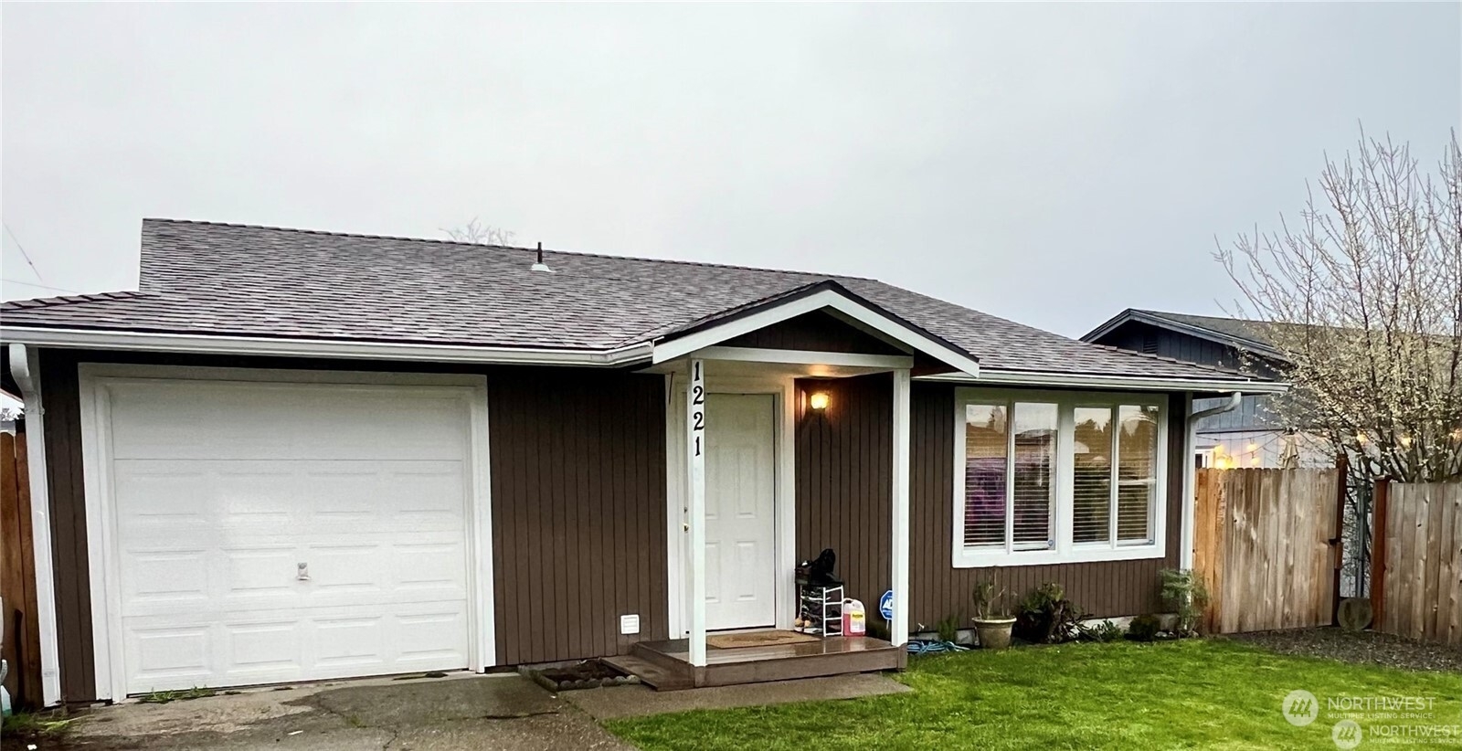 Property Photo:  1221 E 59th Street  WA 98404 