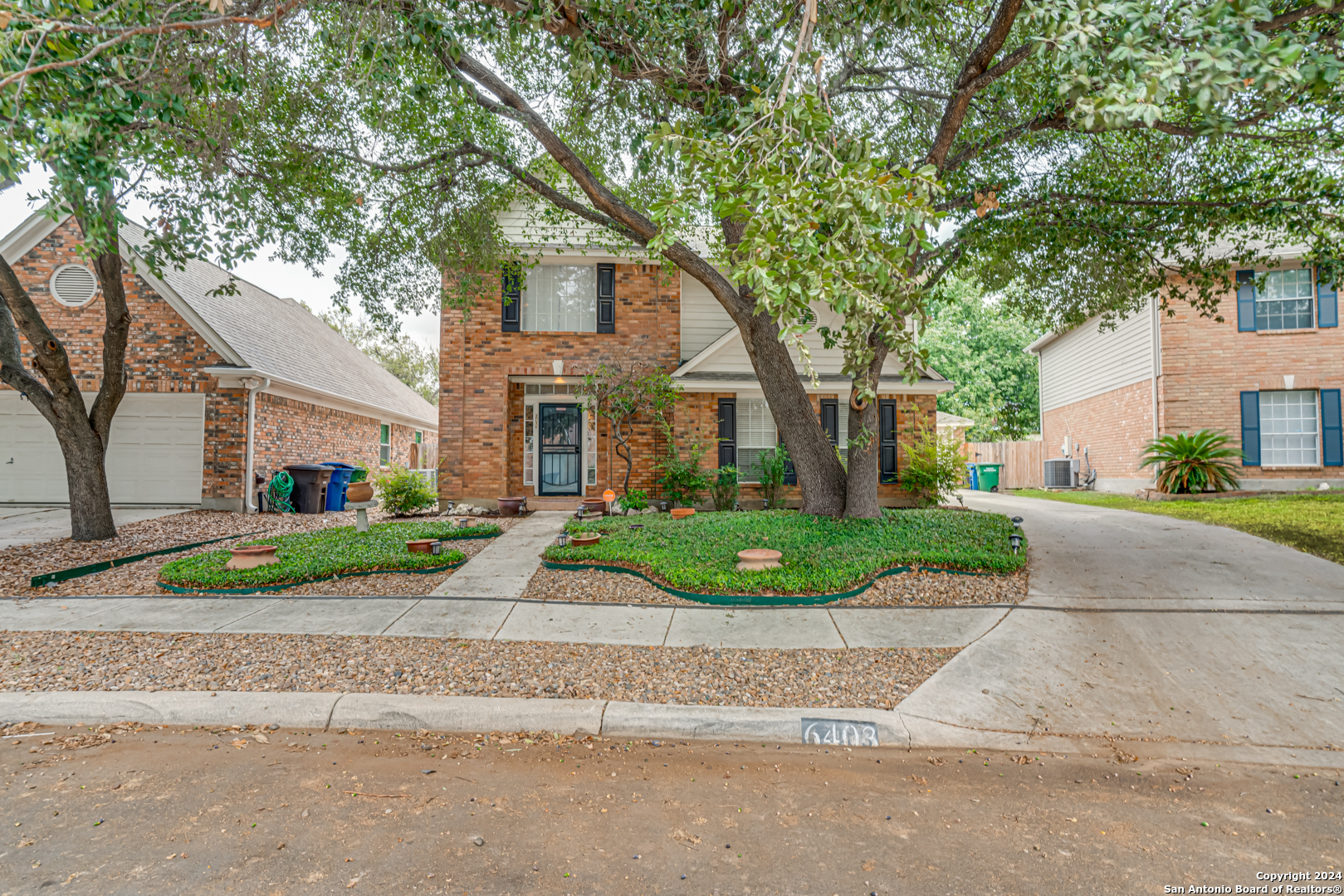 Property Photo: 6403 Rambling Trail Dr TX 78240