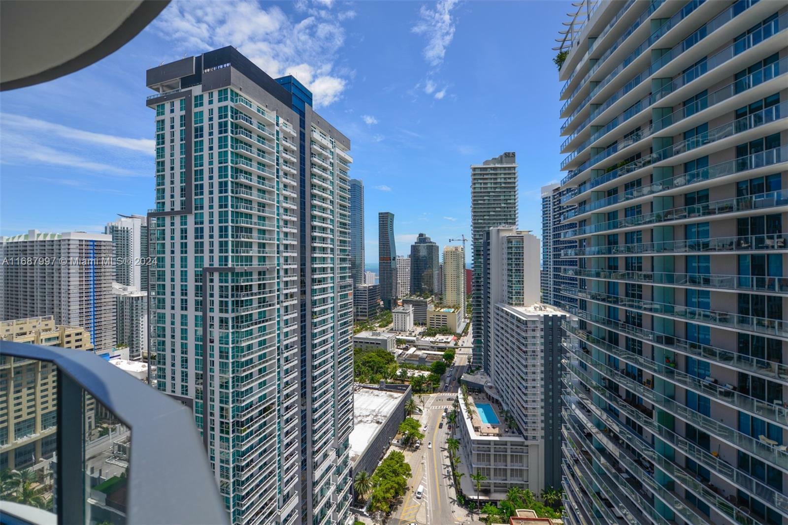 Property Photo:  1000 Brickell Plz 3302  FL 33131 