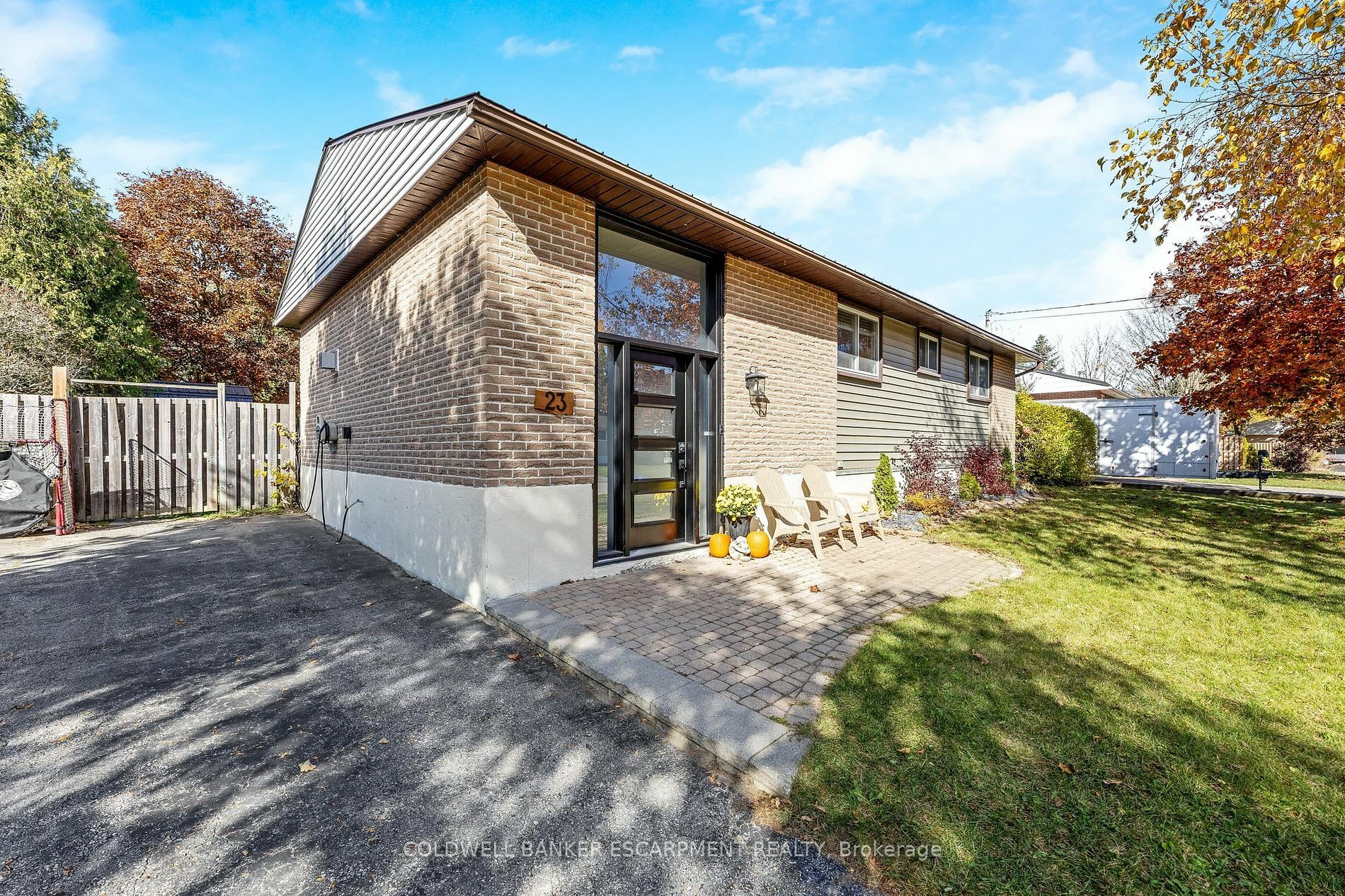 Photo de la propriété:  23 Ellen Cres  ON N0B 1Z0 