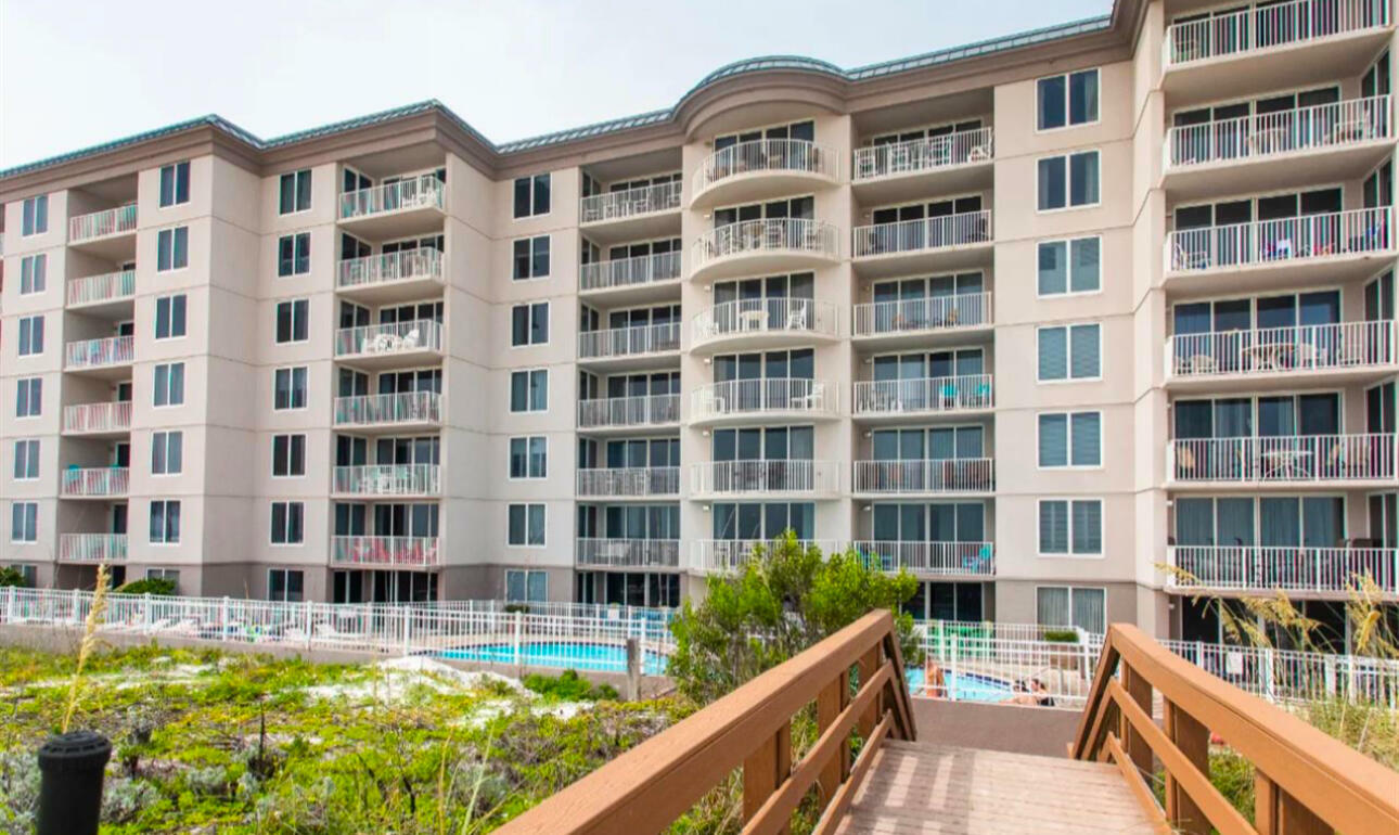 Property Photo: 520 Santa Rosa Boulevard 100 FL 32548
