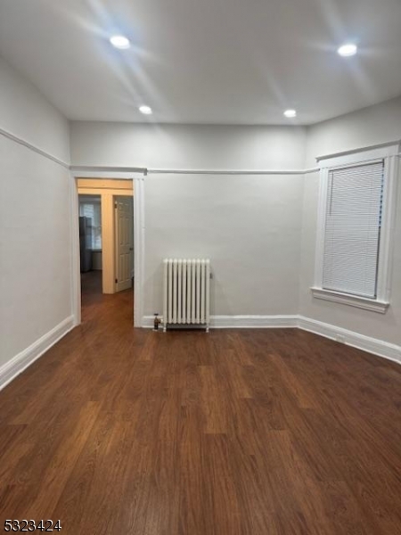 Property Photo:  150 N 18th St 1  NJ 07017 