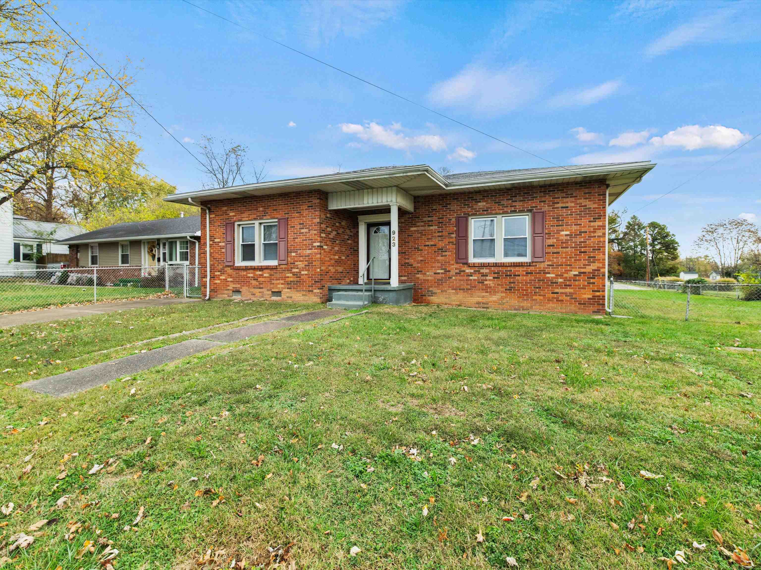 Property Photo:  923 Clay St  KY 42420 