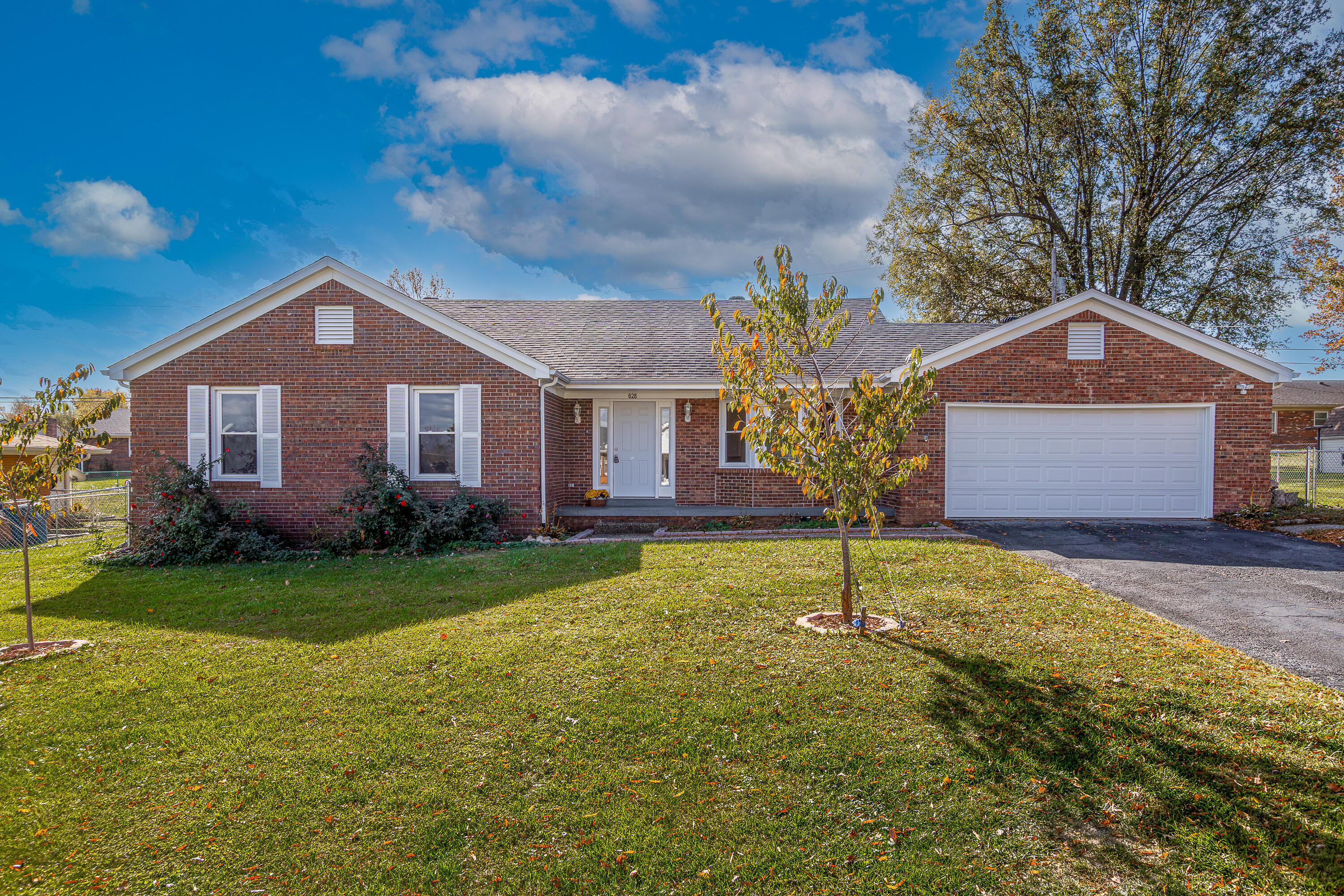 Property Photo:  628 Cloverdale Drive  KY 40422 