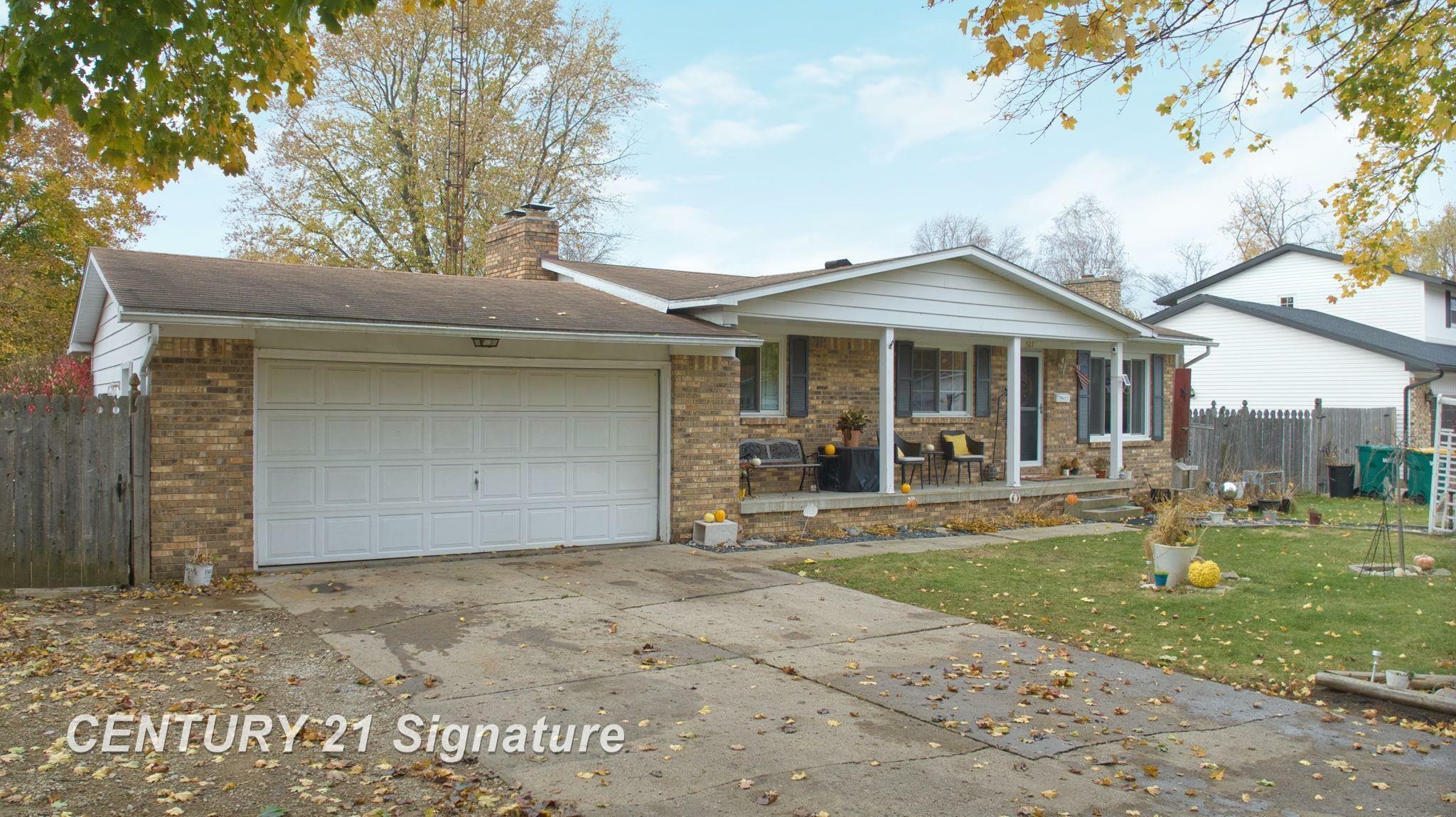 Property Photo:  527 Leland Street  MI 48433 