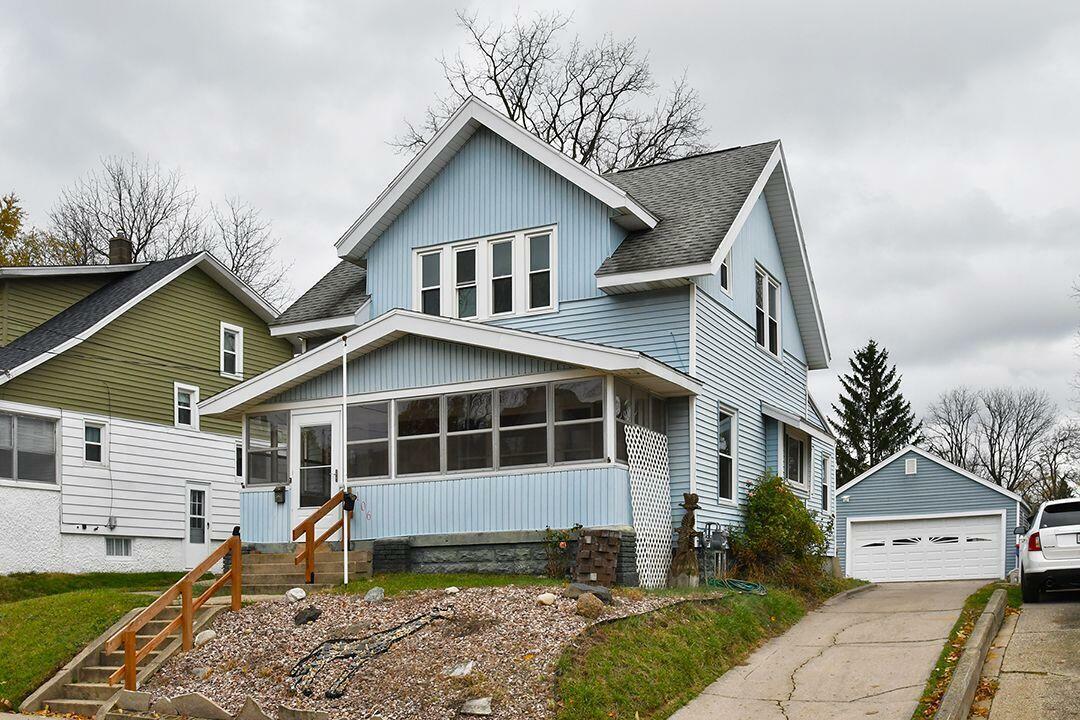 Property Photo:  106 Arthur Avenue NE  MI 49503 