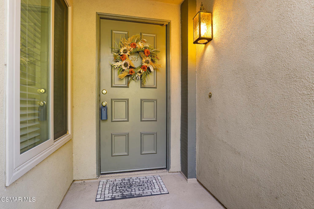 Property Photo:  200 Oakleaf Drive 205  CA 91360 