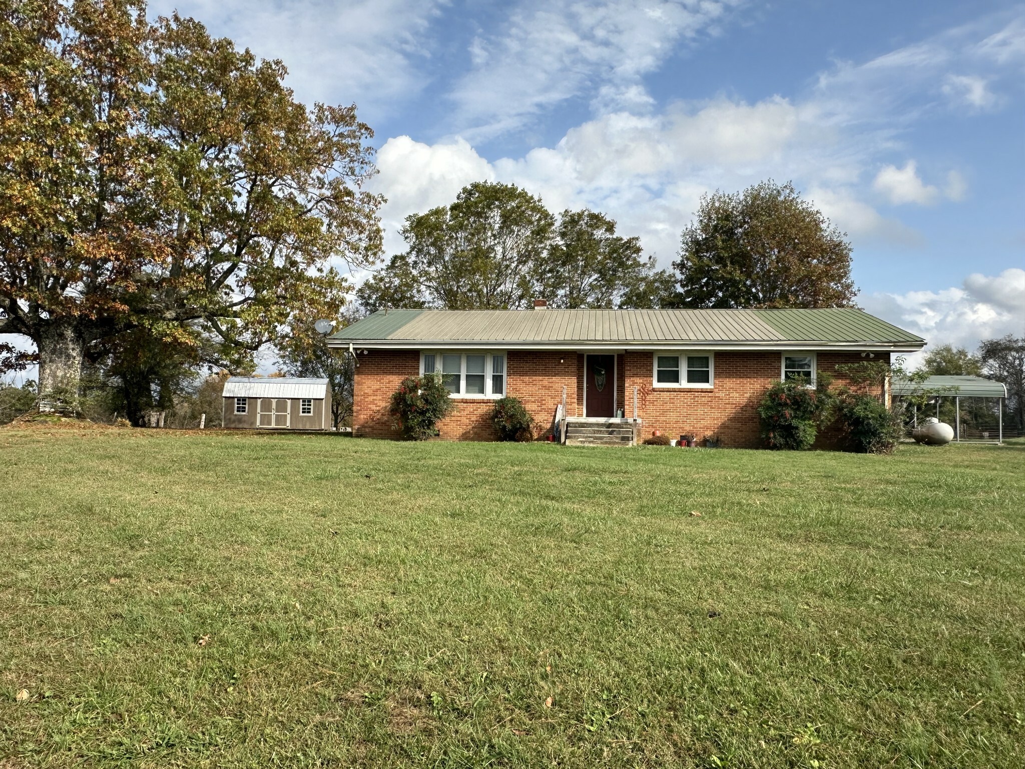 Property Photo:  654 Rabbit Trail Rd  TN 38468 