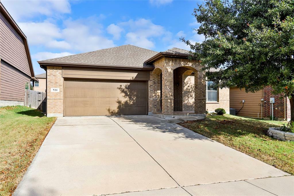 Property Photo:  724 Rio Bravo Drive  TX 76052 