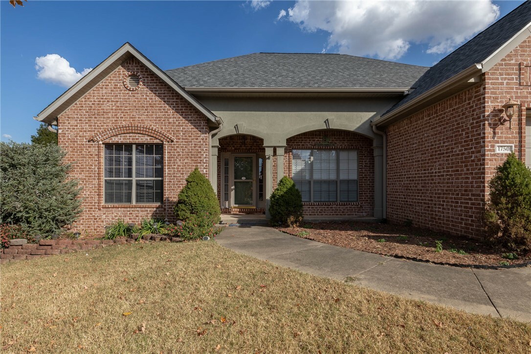 1750 N Desarc Way  Fayetteville AR 72704 photo