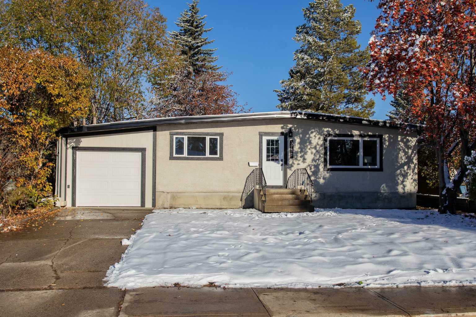 Property Photo:  3931 38 Avenue  AB T4N 2T7 