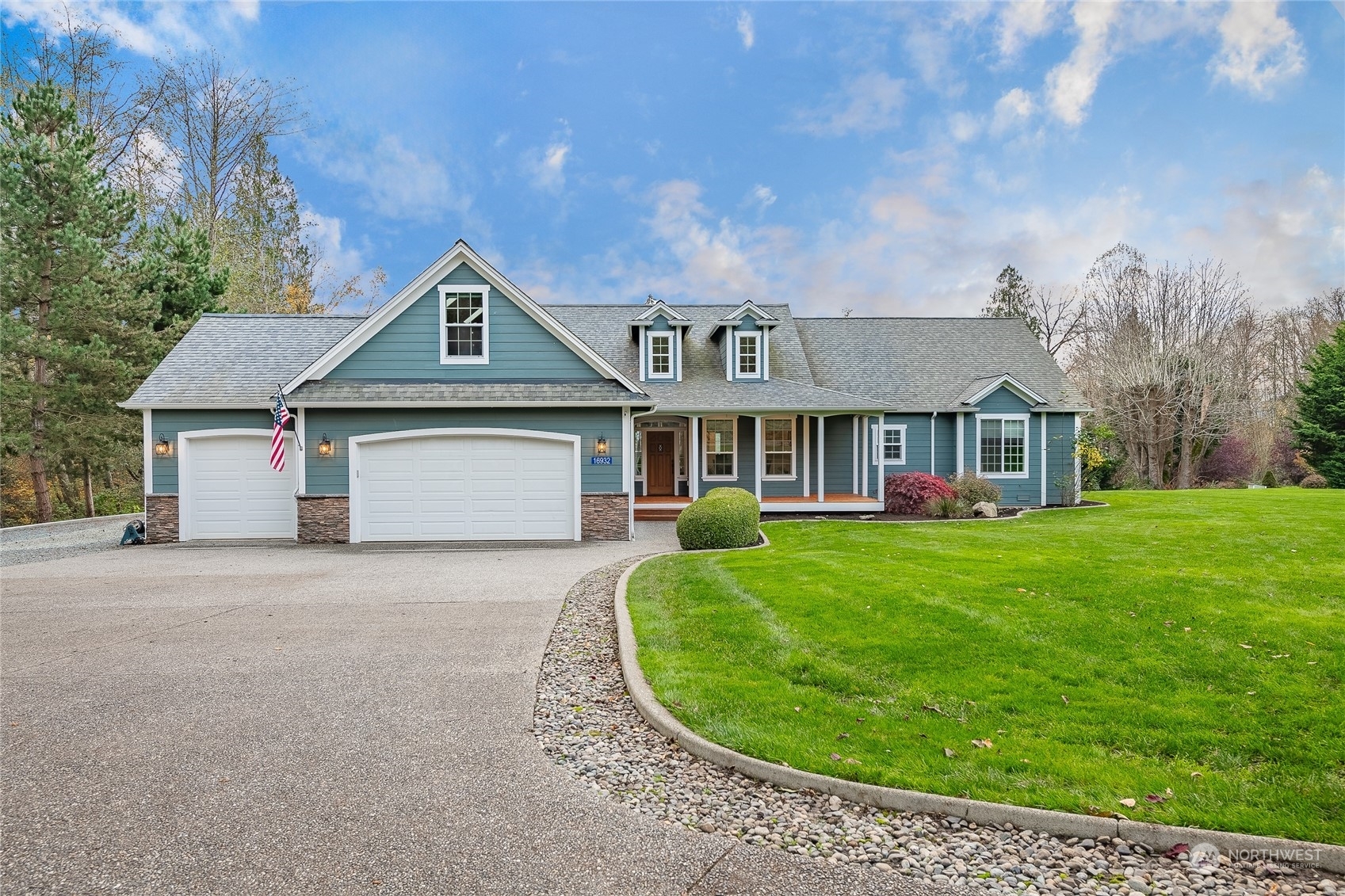 Property Photo:  16932 Maplewood Lane  WA 98232 