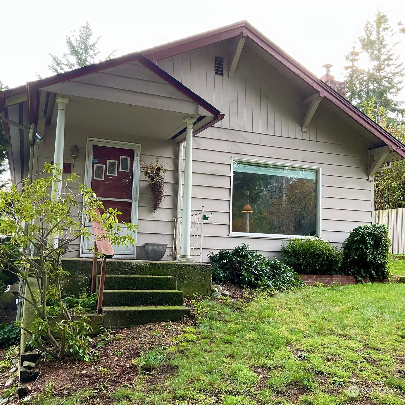 Property Photo:  1335 Roland St  WA 98225 