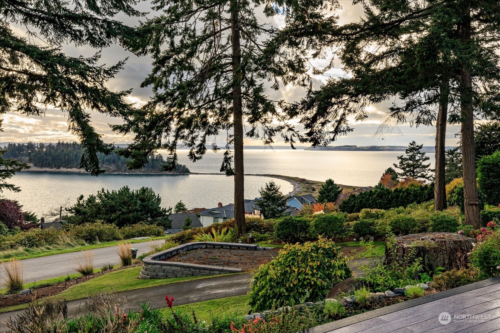 Property Photo:  1229 Noel Greene Drive  WA 98277 