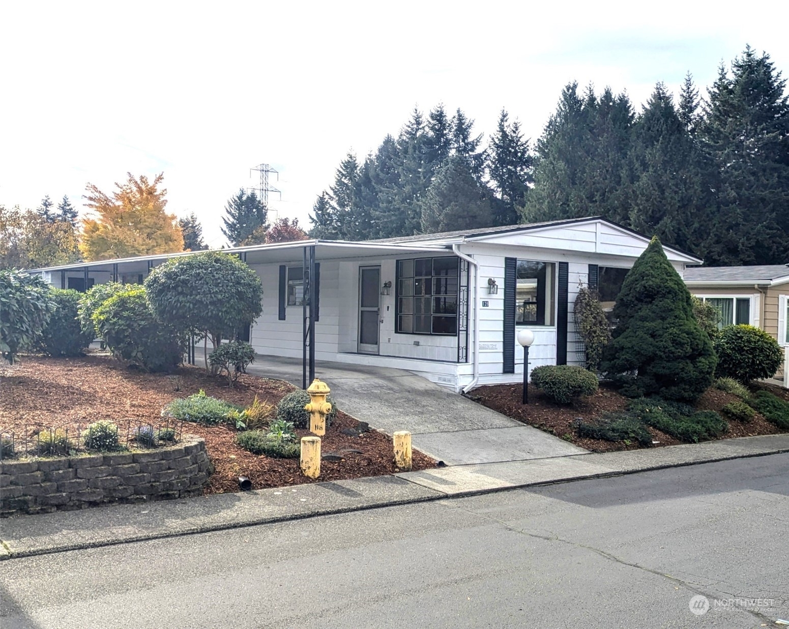 Property Photo:  201 Union Avenue SE 128  WA 98059 