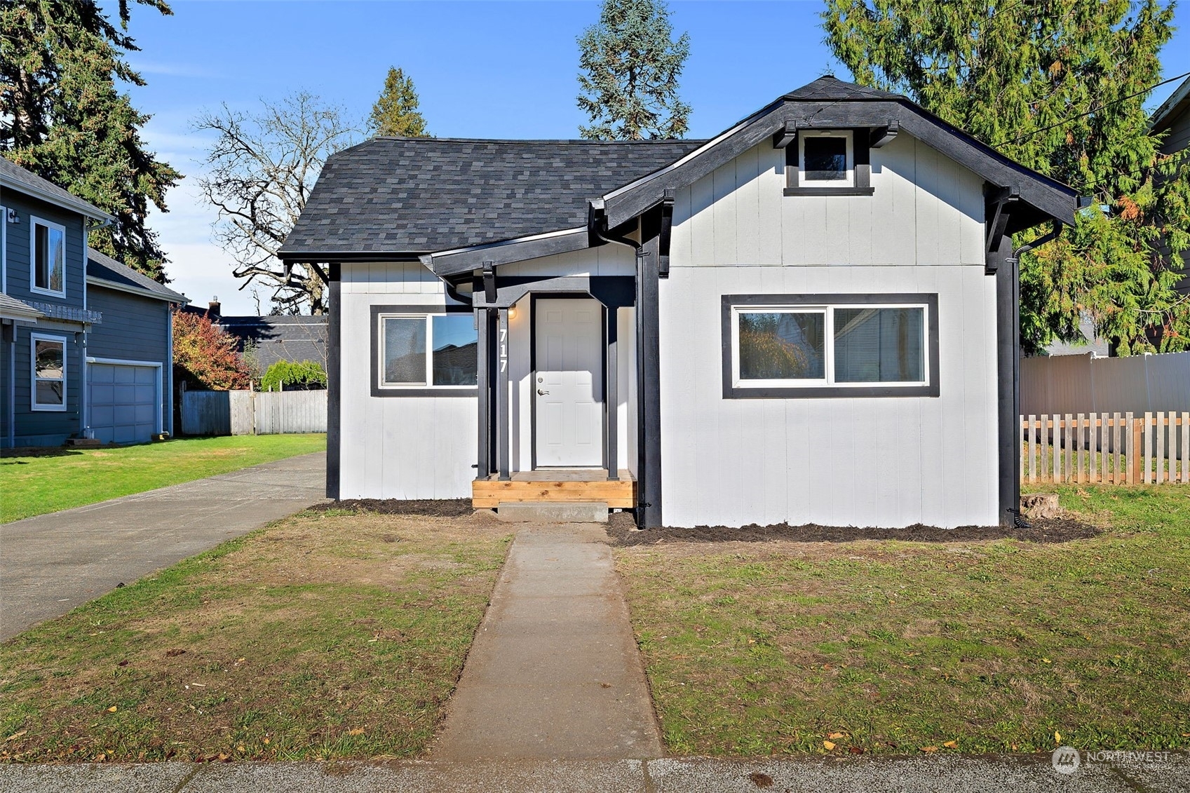 717 6th Avenue NW  Puyallup WA 98371 photo