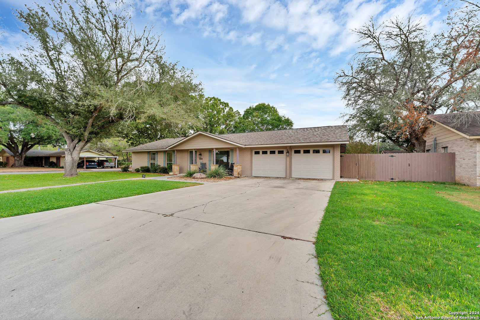 Property Photo:  1653 Rosewood St  TX 78155 