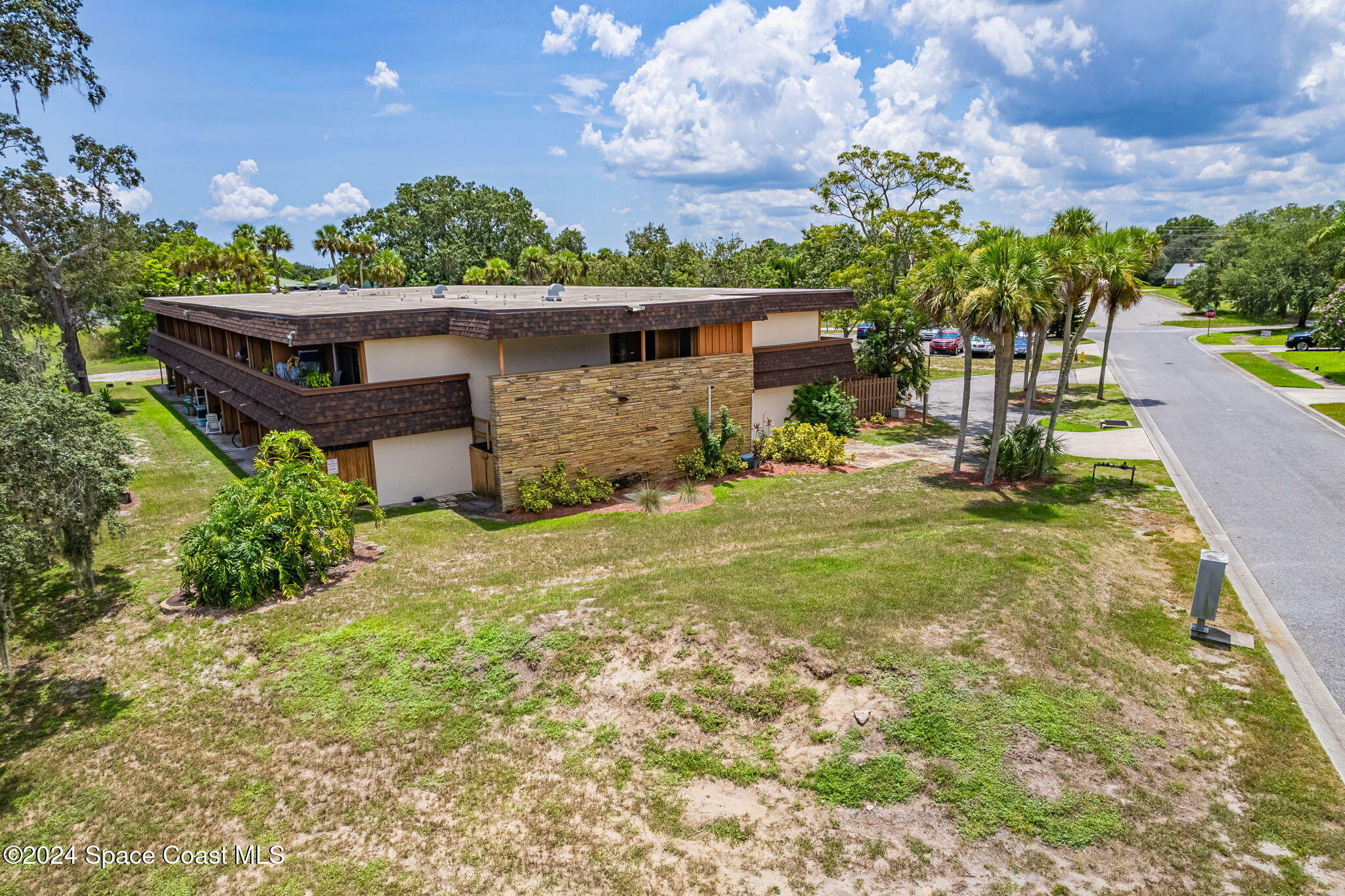 Property Photo:  2180 Country Club Drive  FL 32780 